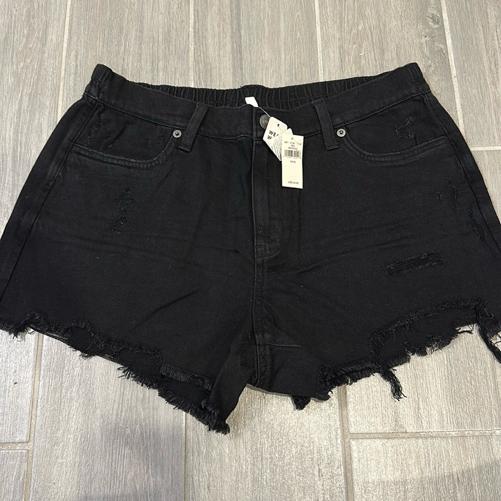 NWT Aerie Denim Short. Size Medium. Black. Smoke free home.
